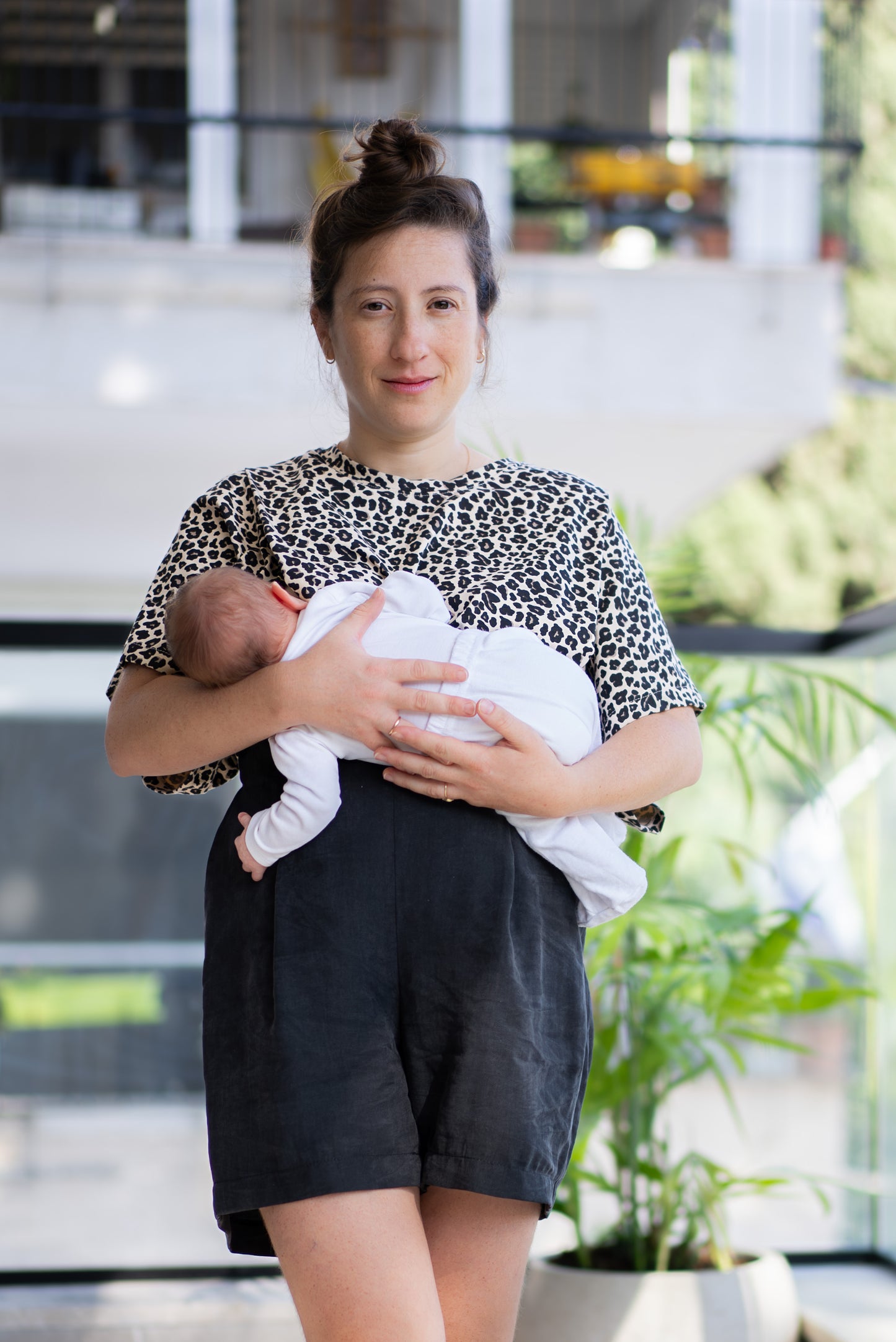 Leopard print nursing tee